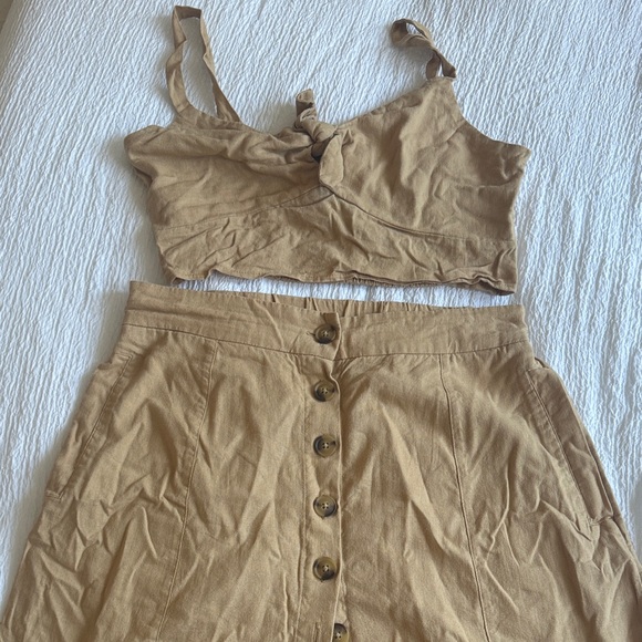 Universal Thread Dresses & Skirts - From Target * Tan Button-Front Skirt